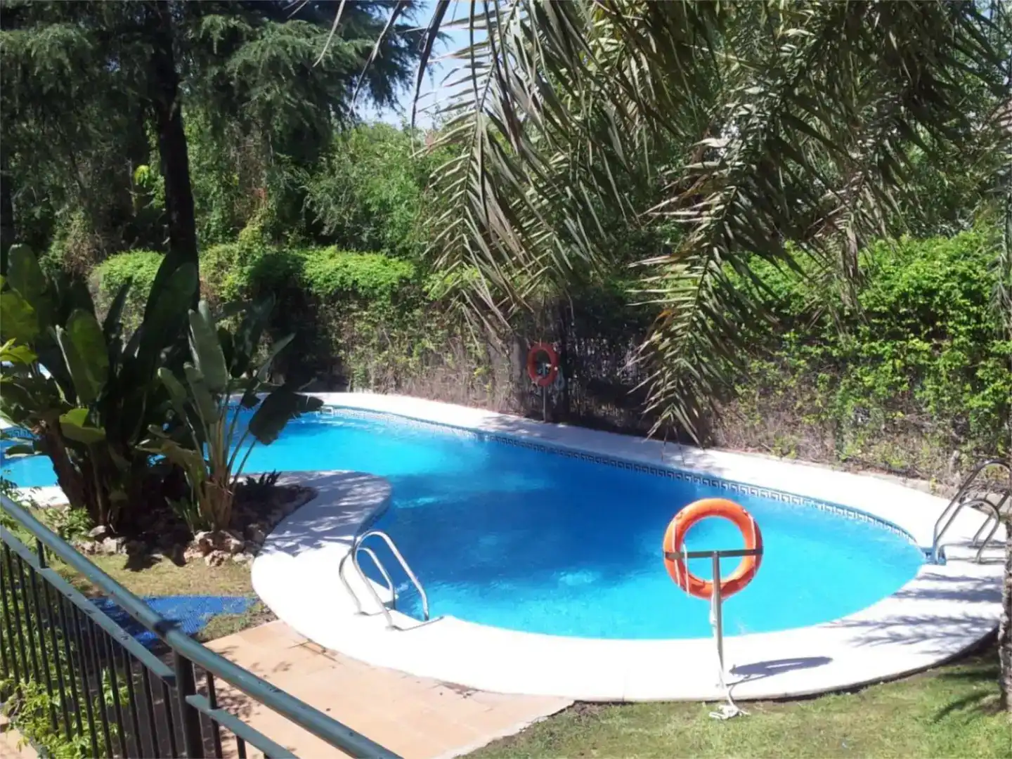 Swimming pool of Flat for sale in Tomares  with Air Conditioner, Swimming Pool and Balcony