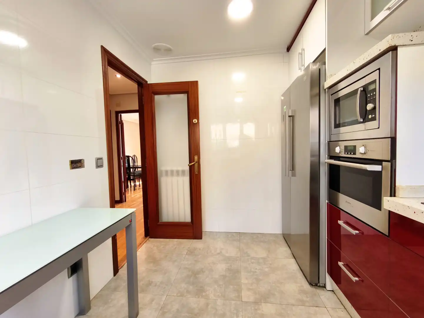 Cuina de Casa o xalet en venda en  Logroño amb Calefacció, Jardí privat i Parquet