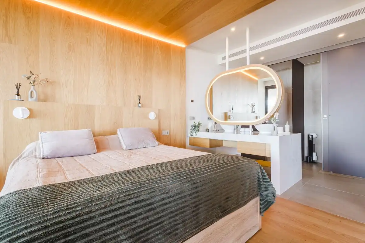 Bedroom of Flat for sale in Fuengirola  with Air Conditioner, Heating and Terrace