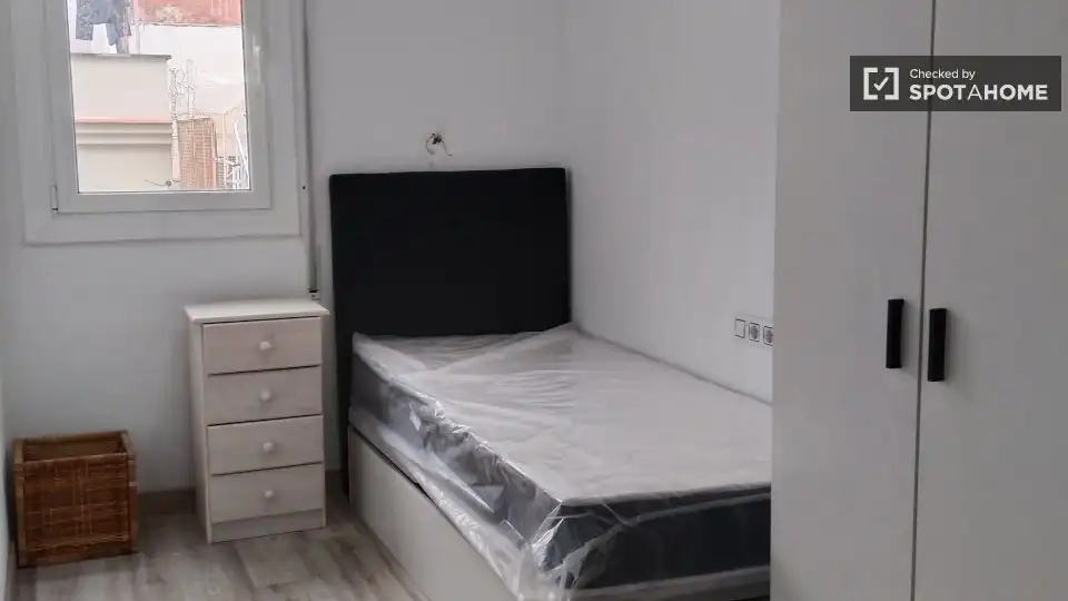 Habitación de Piso para compartir en Barcelona con Aire acondicionado, Calefacción y Amueblado