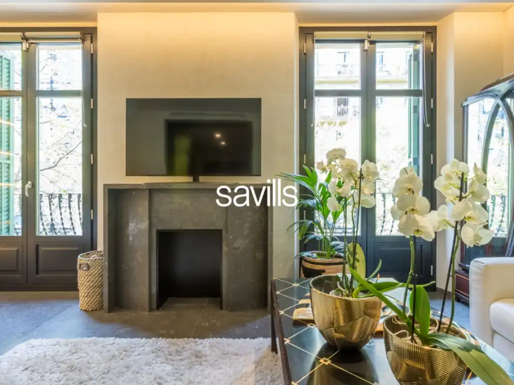 Apartment with terrace for sale in Eixample