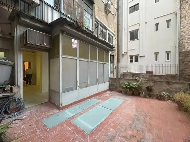 Vista exterior de Piso en venta en Barcelona