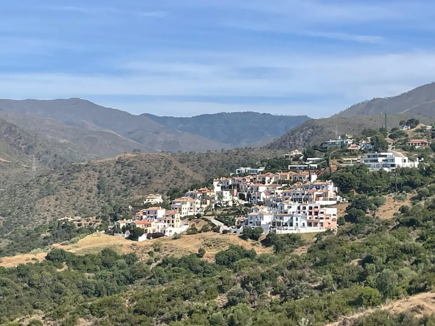 Vista exterior de Casa adosada en venta en Benahavís con Aire acondicionado, Jardín privado y Terraza