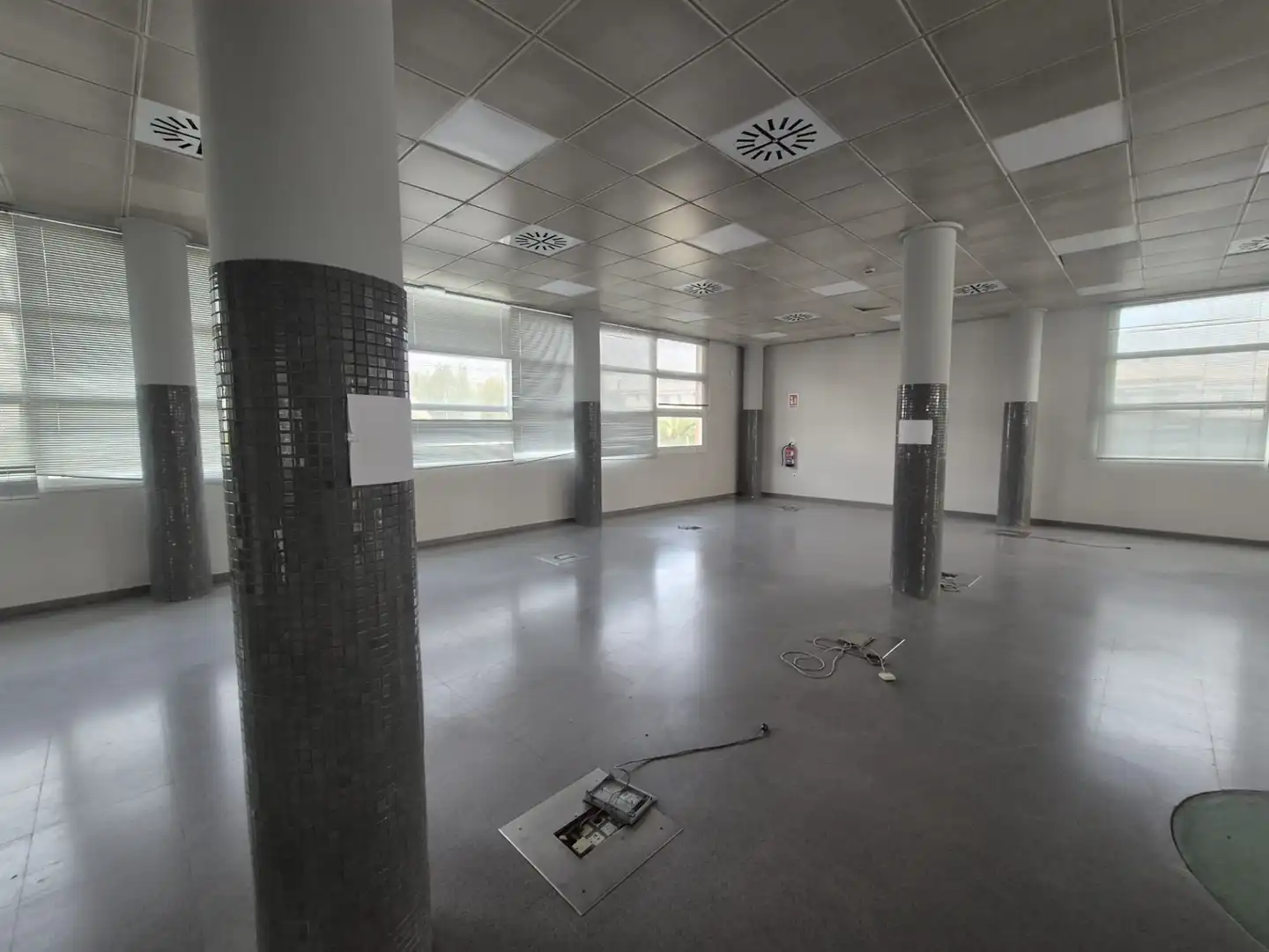 Gebäude zur Miete in Tomares