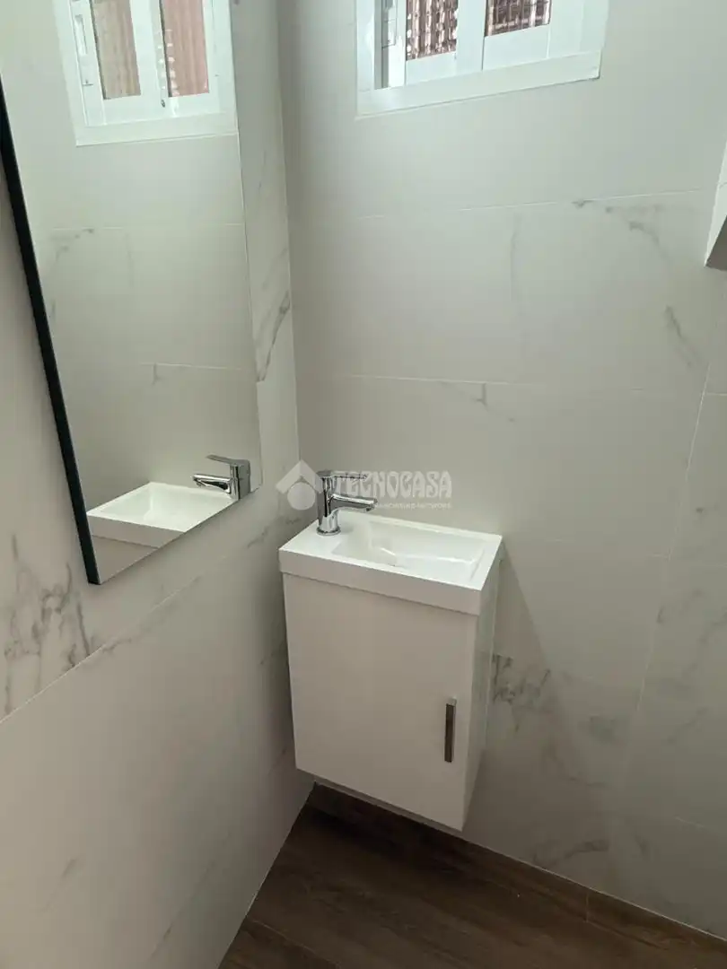 Bany de Casa o xalet en venda en Madrid amb Calefacció, Jardí privat i Terrassa