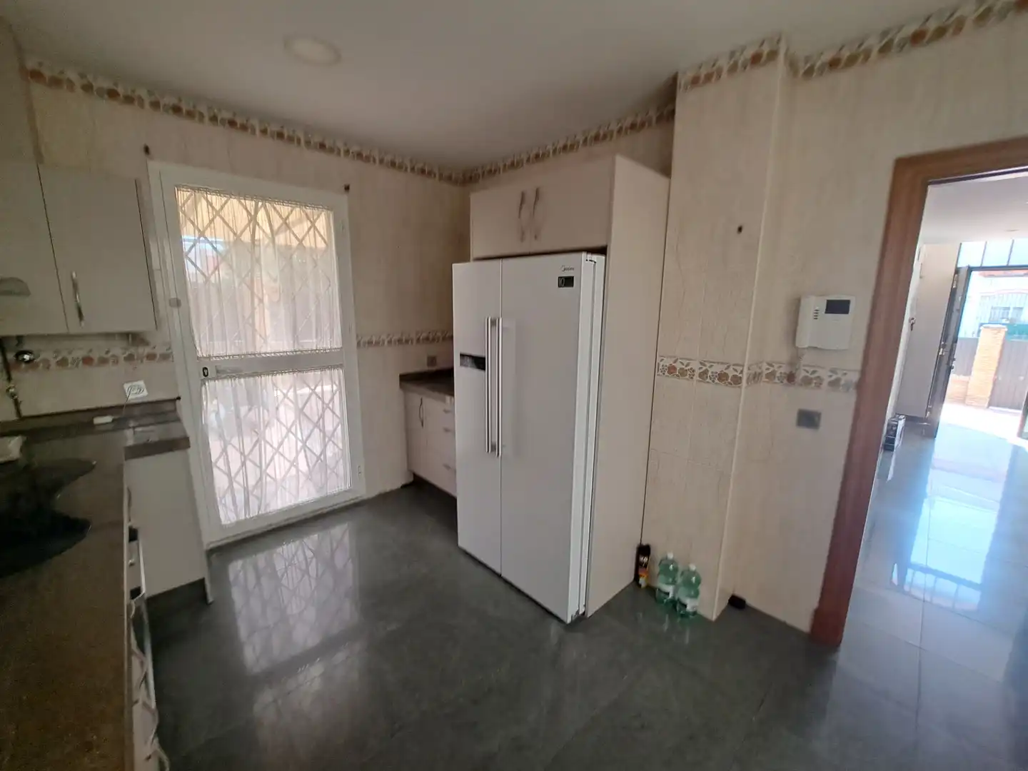 Cuina de Casa o xalet en venda en Dos Hermanas amb Aire condicionat, Terrassa i Forn