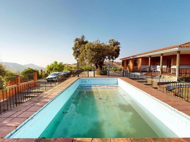 Landhaus mit Pool zum Verkauf in Carretera GRANADA BADAJOZ 8,9