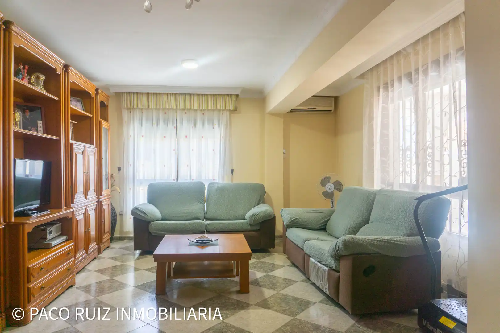 Sala de estar de Casa adosada de alquiler en Almería con Aire acondicionado, Terraza y Amueblado