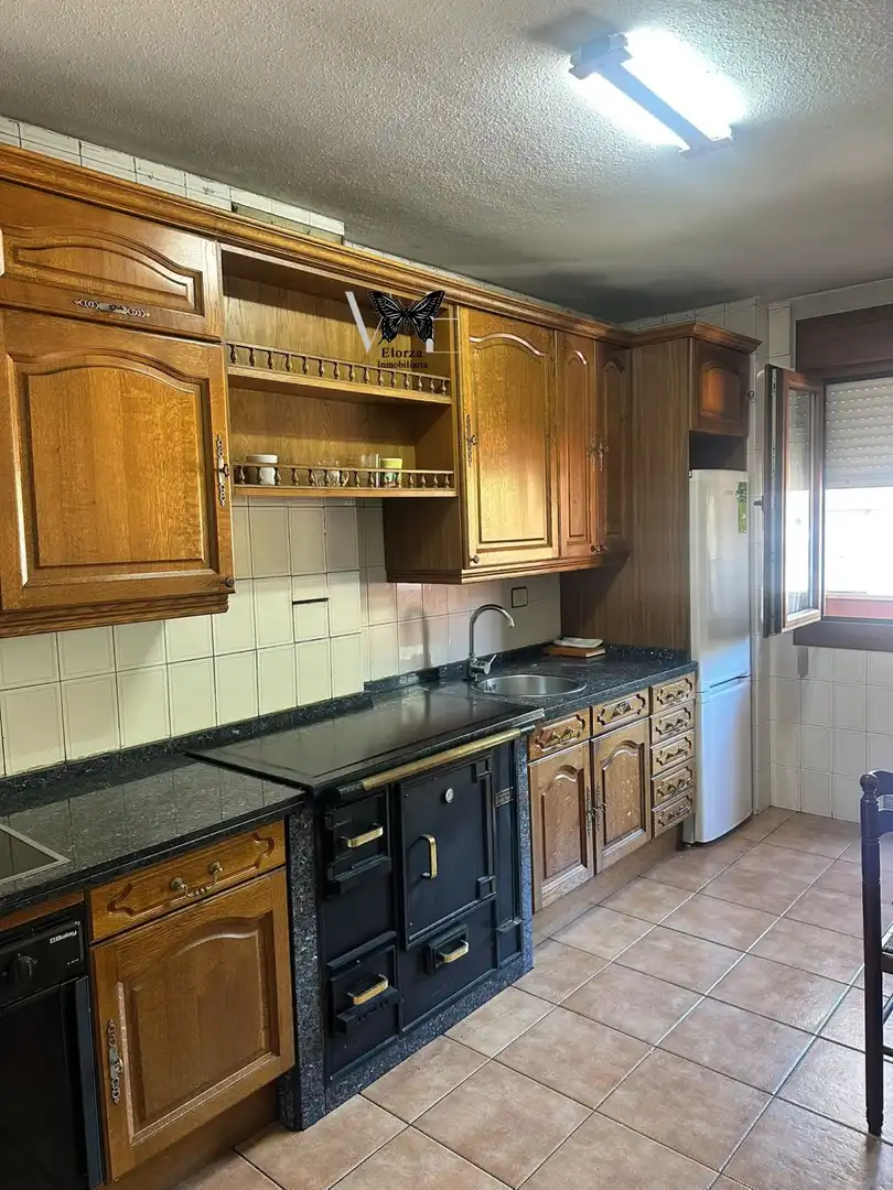 Flat with lift to rent in Salas, imagen 12