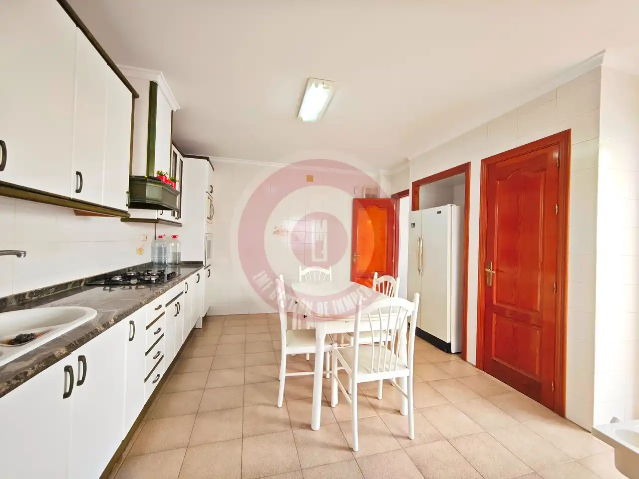 Cuina de Casa o xalet en venda en Vélez-Málaga amb Jardí privat i Terrassa