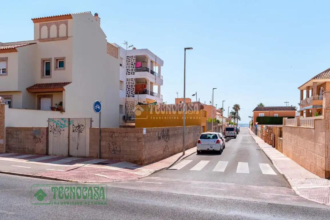 Wohnbaugrundstück zum Verkauf in Roquetas de Mar ciudad, imagen 12