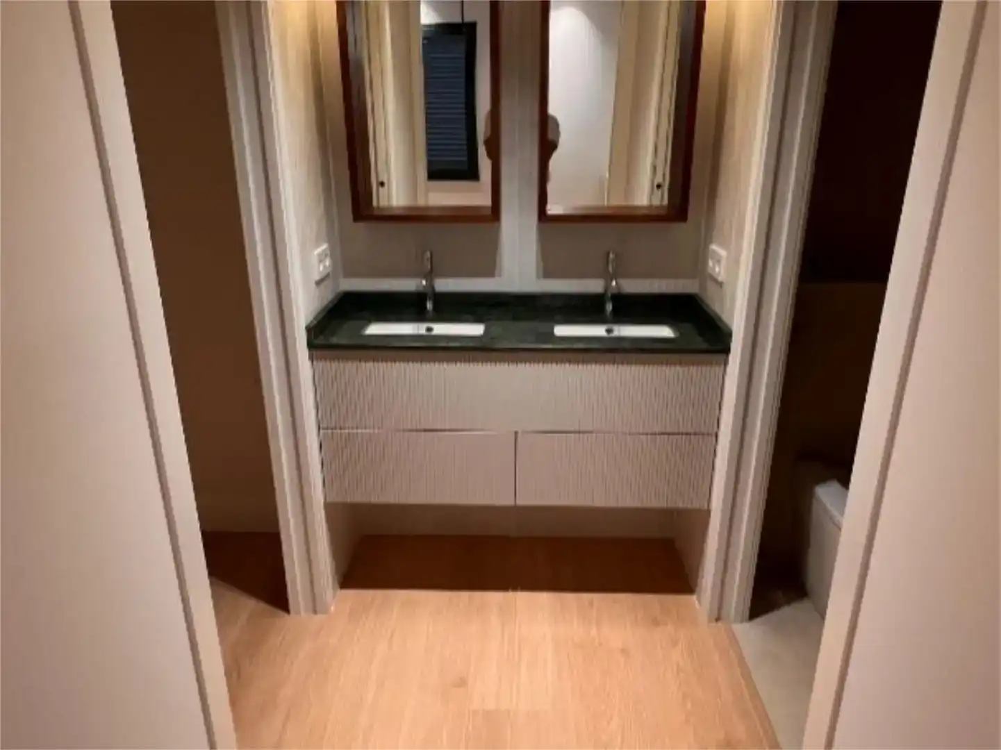 Bany de Pis en venda en Sevilla amb Aire condicionat, Jardí privat i Parquet