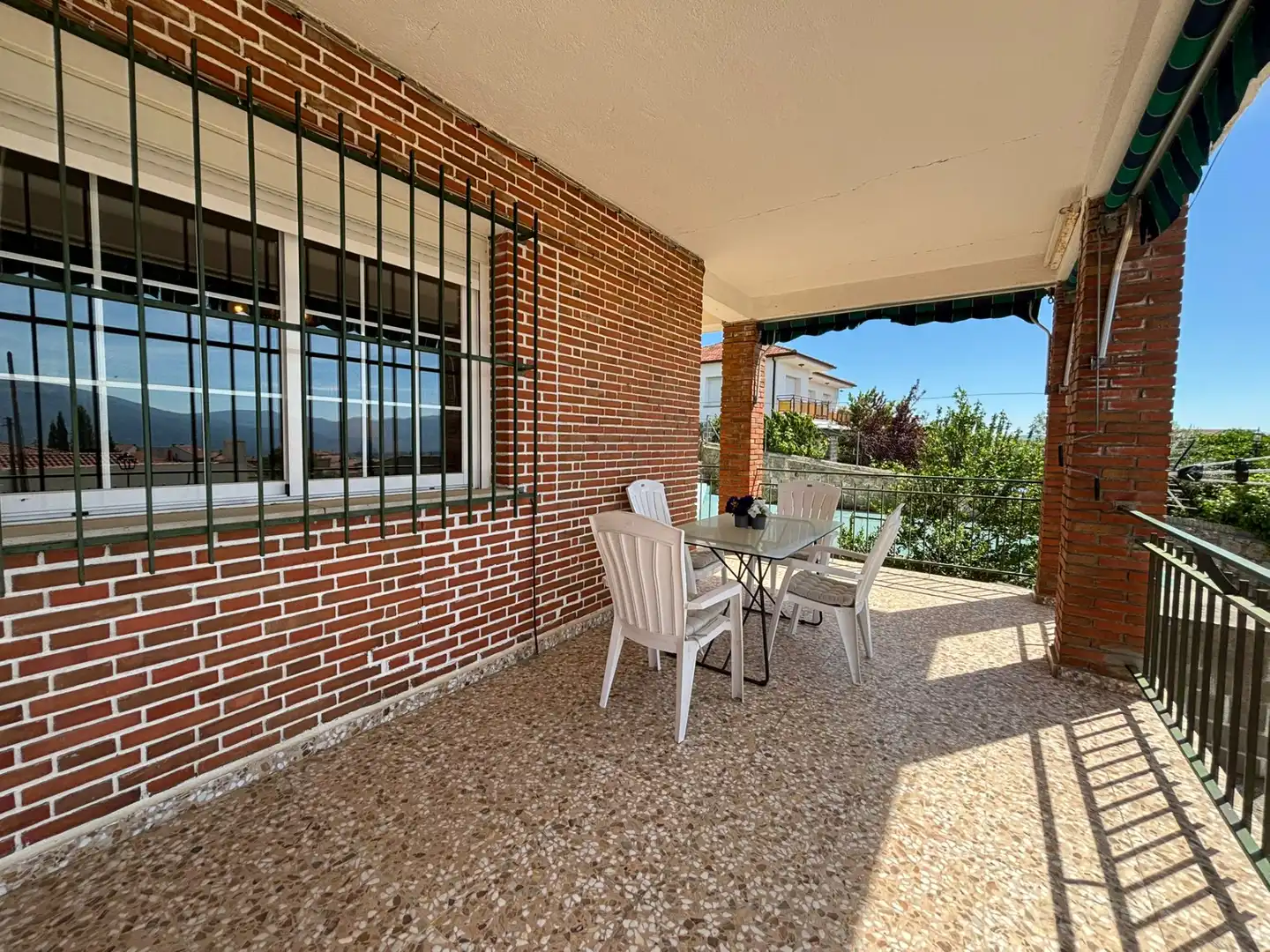 Terrassa de Casa o xalet en venda en El Barraco  amb Calefacció, Jardí privat i Terrassa