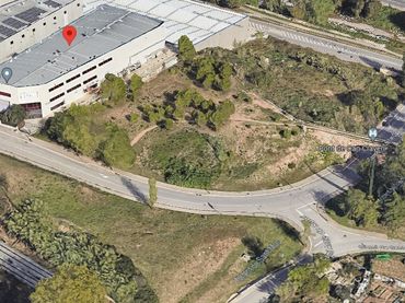 Terreno industrial en venta en Plaça la Llana