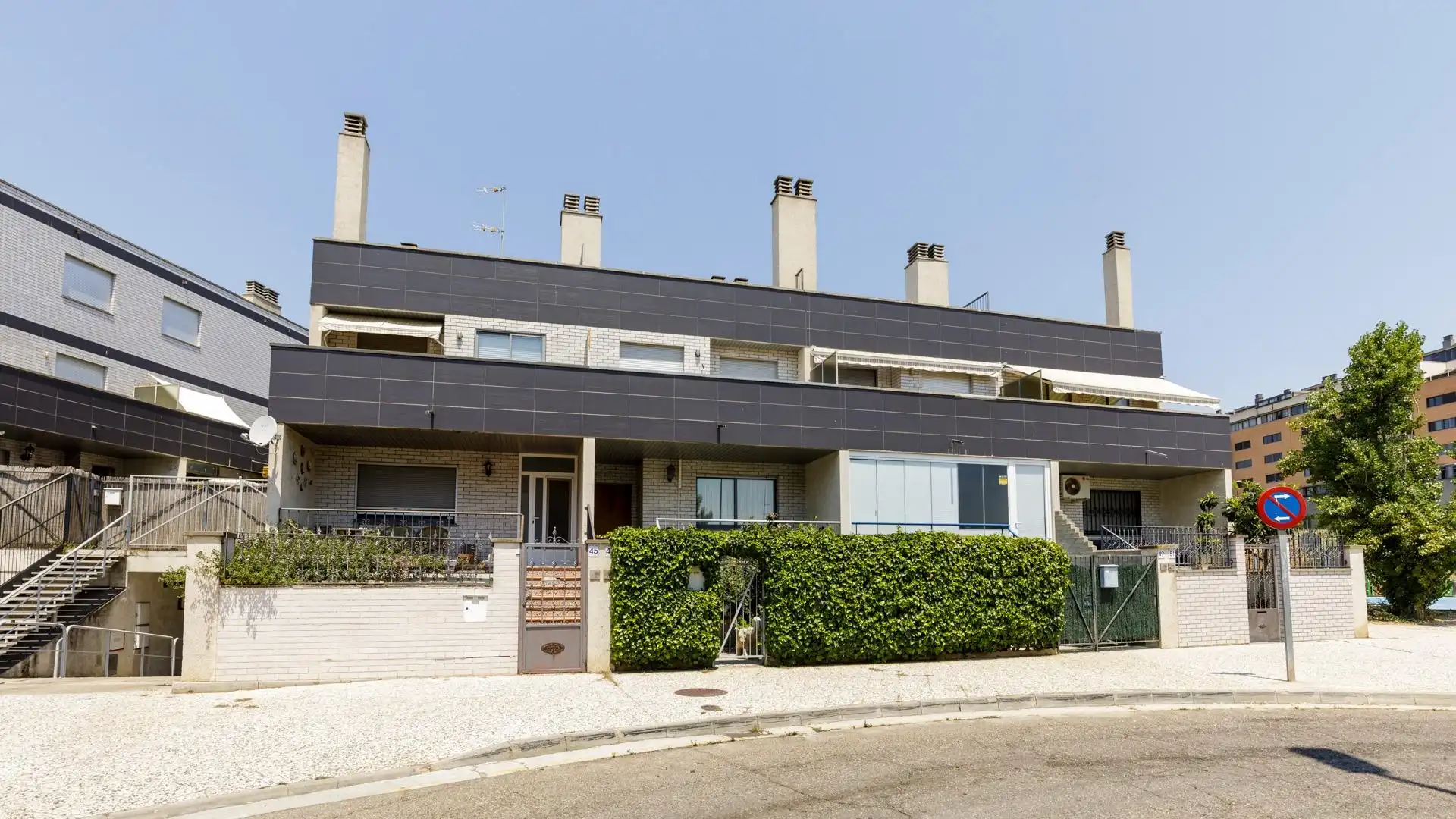 Vista exterior de Casa adosada en venta en Zaragoza con Aire acondicionado, Calefacción y Terraza