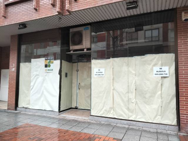 Local comercial en Alquiler en Logroño - Avda. de Colon en Residencia