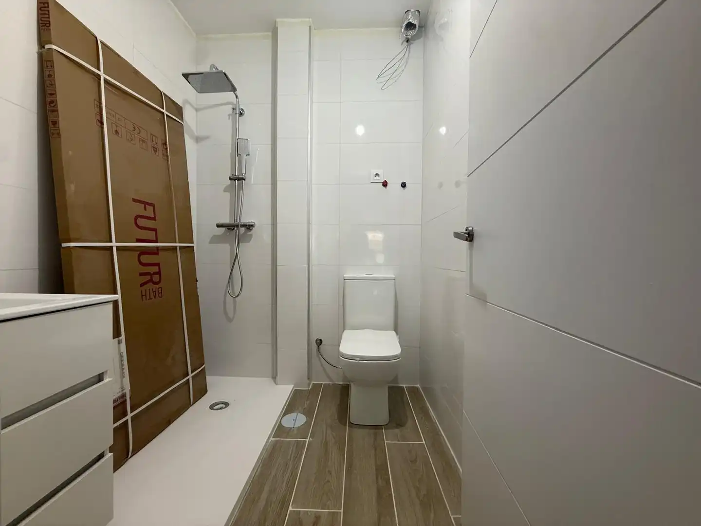 Baño de Piso en venta en Valdelaguna con Parquet