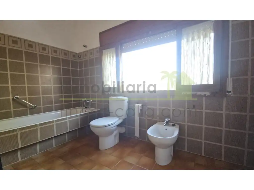 Bany de Casa o xalet en venda en Vinaròs amb Calefacció, Jardí privat i Terrassa