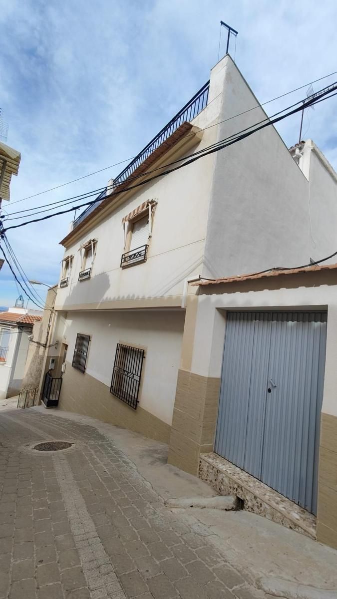 Exterior view of Building for sale in Pliego