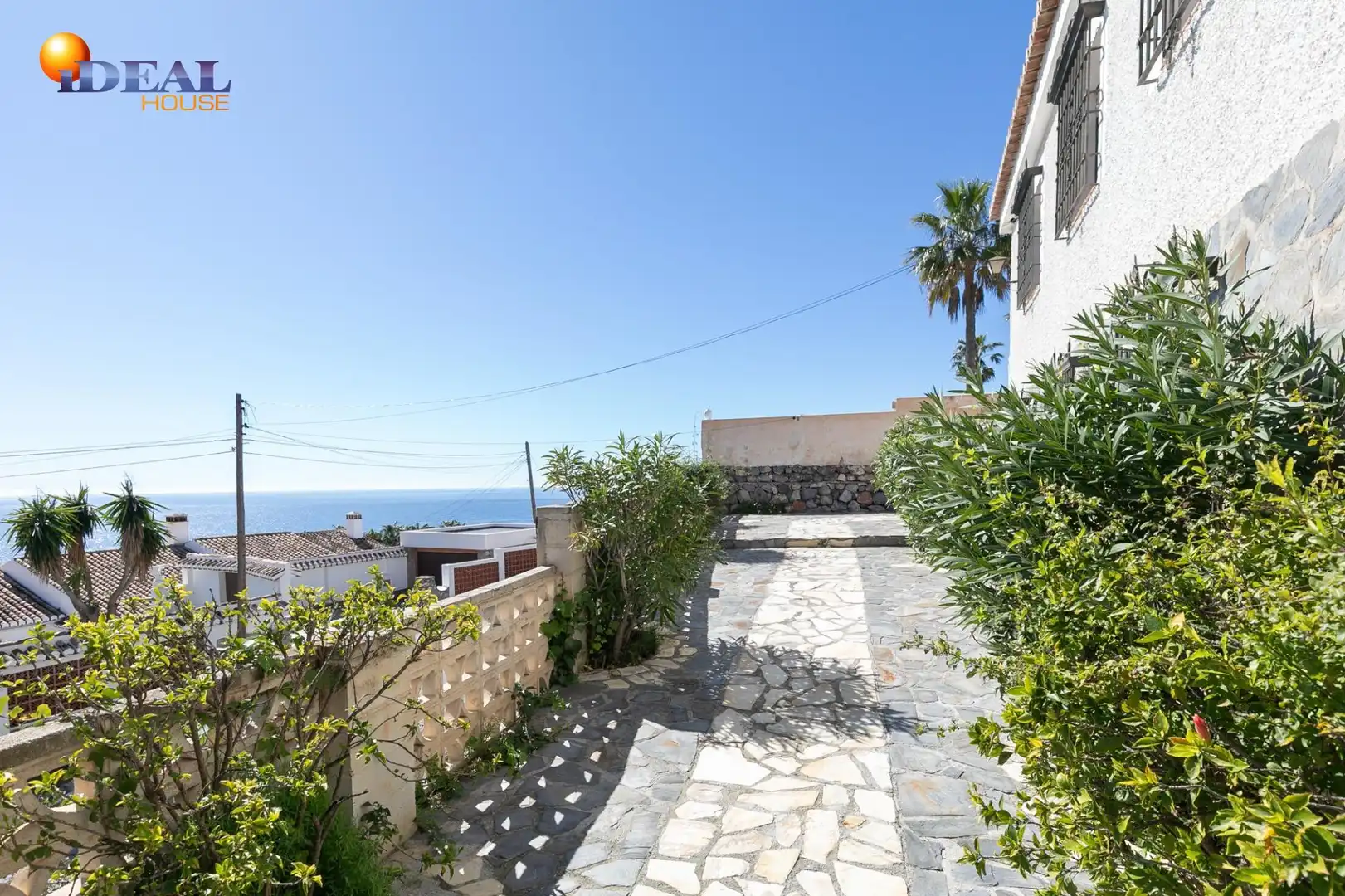 Vista exterior de Casa o chalet en venta en Almuñécar con Aire acondicionado, Jardín privado y Terraza