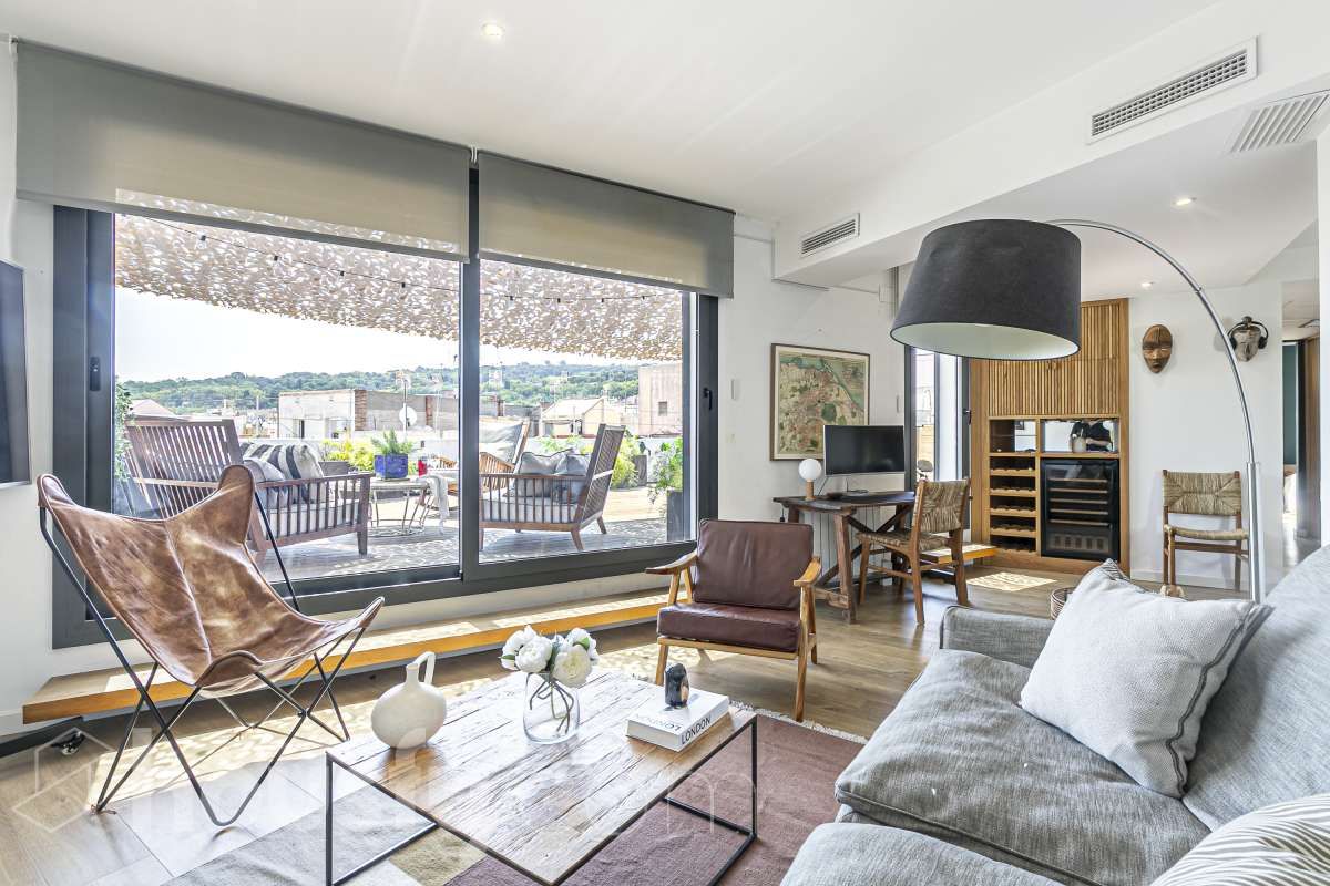 Living room of Attic for sale in  Barcelona Capital  with Air Conditioner, Heating and Parquet flooring