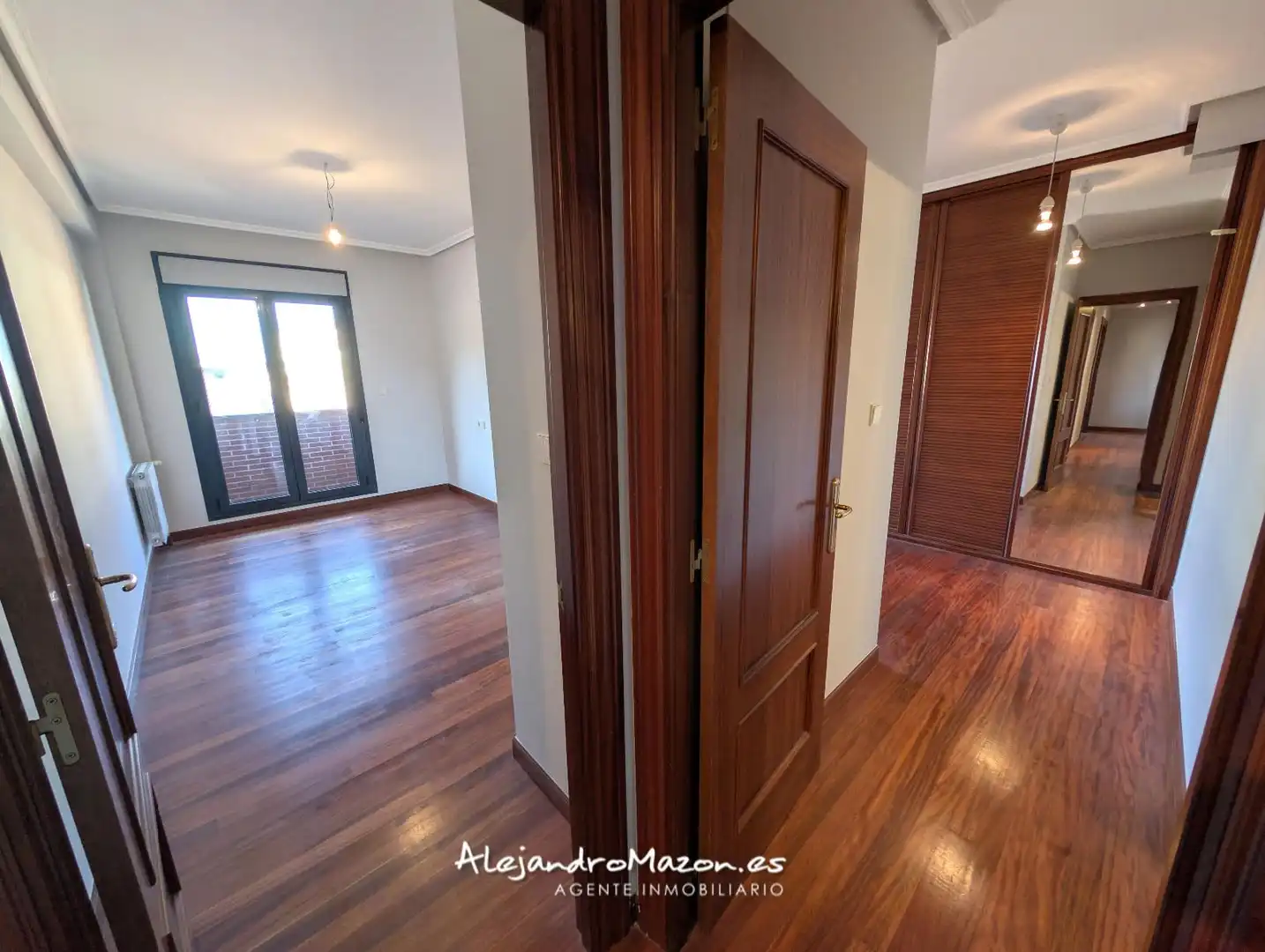 Piso en venta en Castro-Urdiales con Calefacción, Parquet y Terraza