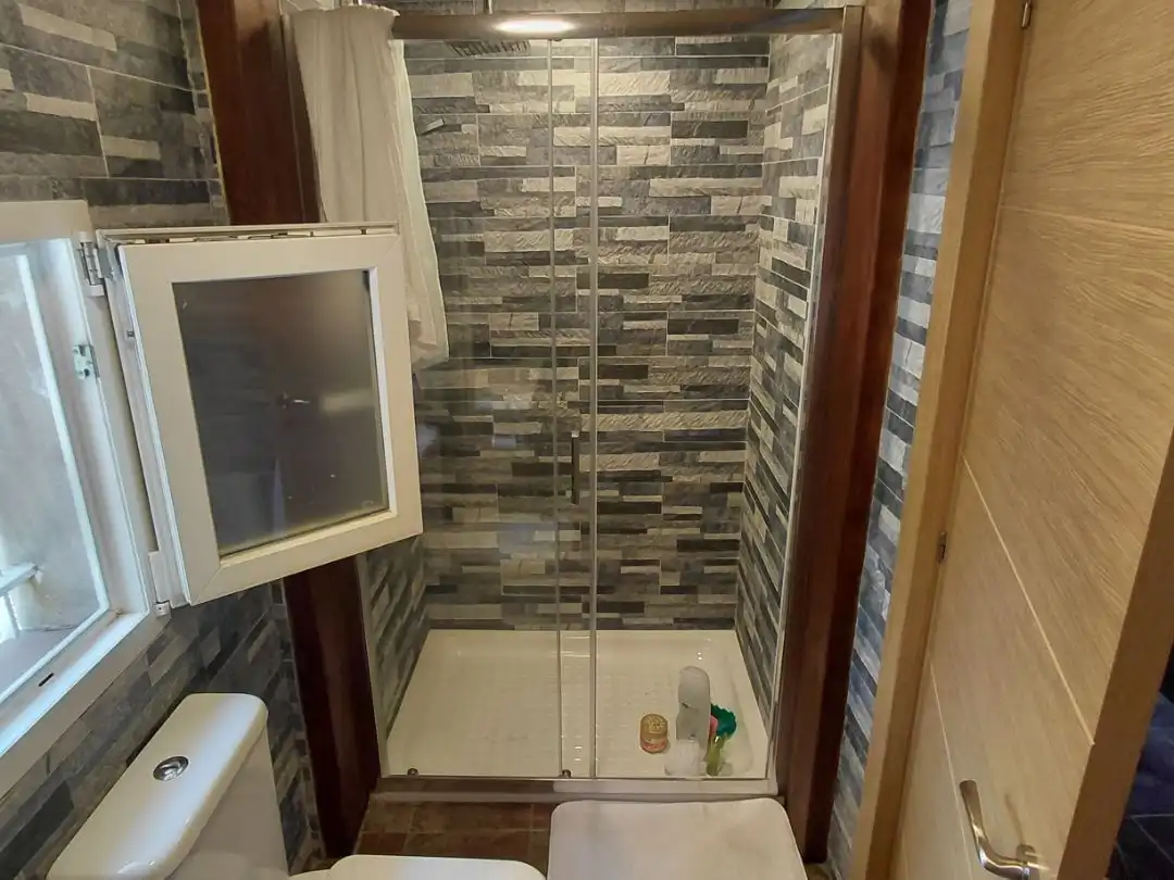 Baño de Casa o chalet para compartir en Valdemaqueda con Calefacción, Jardín privado y Terraza