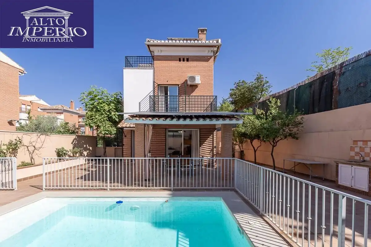 House with terrace for sale in Calle LIMA, imagen 3