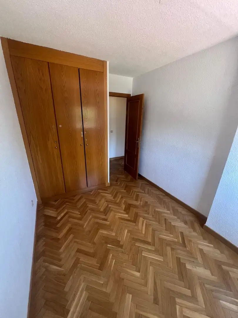 Habitación de Piso de alquiler en Madrid con Aire acondicionado, Calefacción y Jardín privado