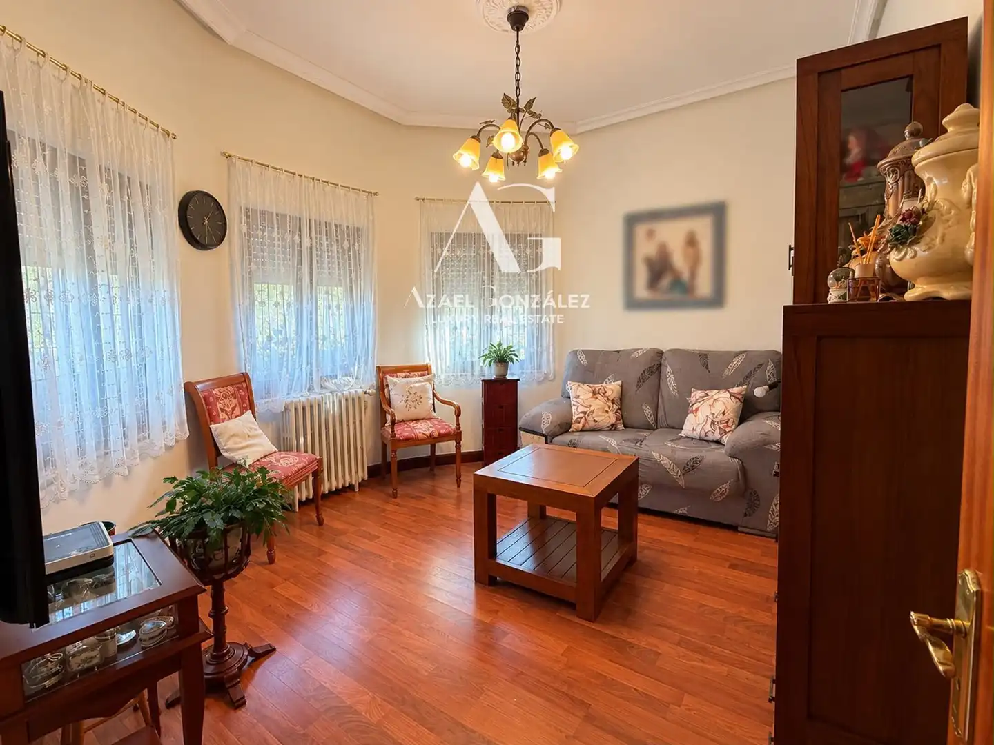 Sala de estar de Casa o chalet en venta en Torrelavega  con Calefacción y Amueblado