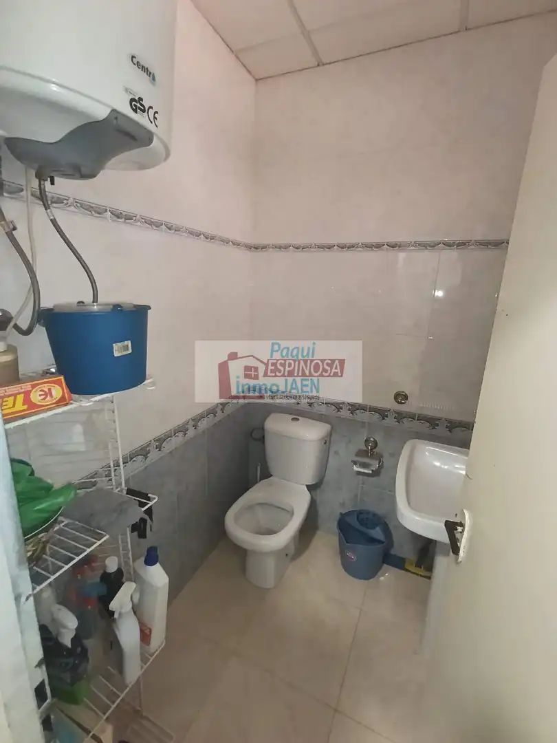 Baño de Local en venta en Jamilena con Aire acondicionado