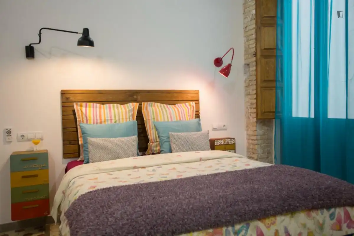 Estudio en alquiler en Ciutat Vella, imagen 2