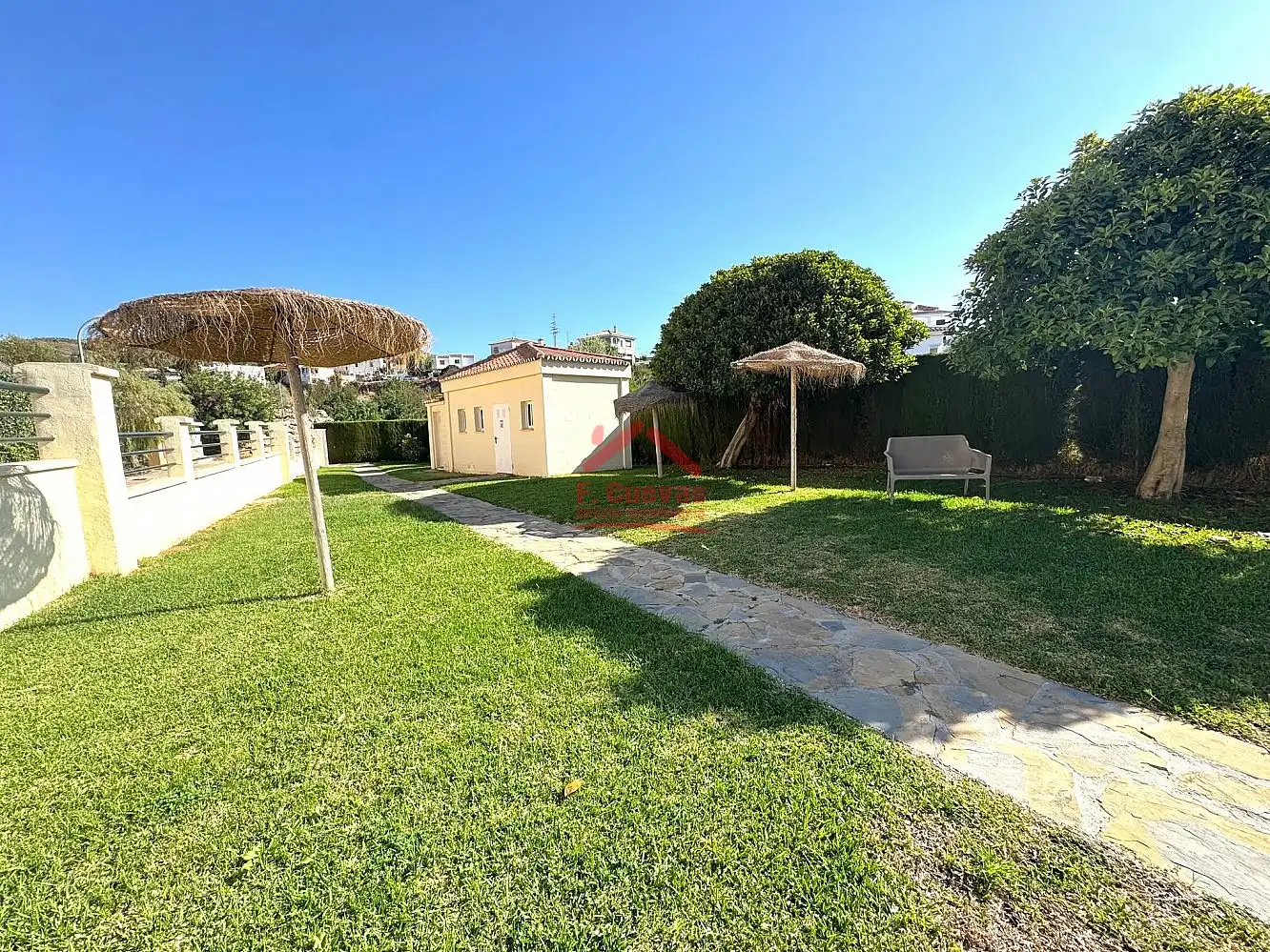Garden of Houses for sale in Chilches