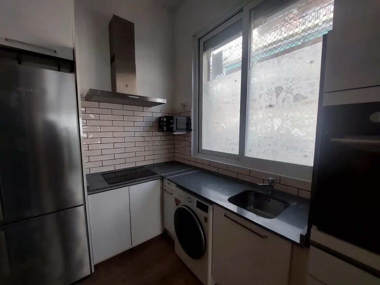 Cuina de Loft de lloguer en  Madrid Capital amb Aire condicionat i Moblat