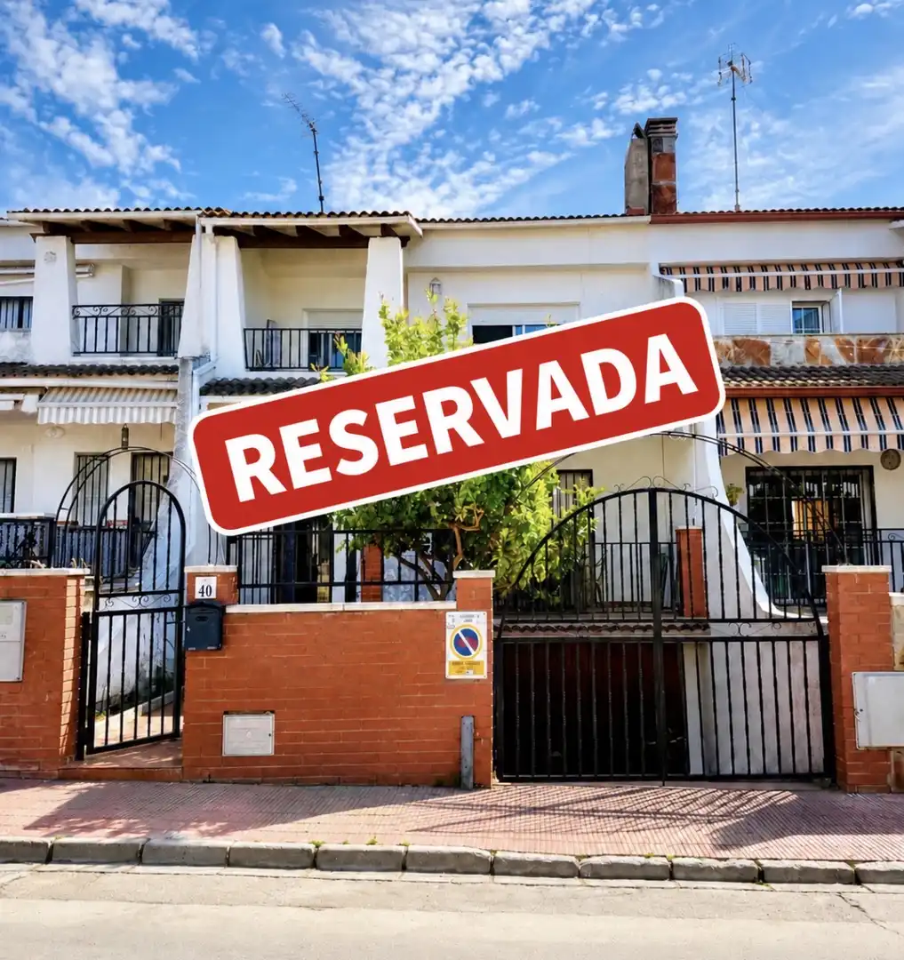 Vista exterior de Casa o chalet en venta en Cunit Residencial