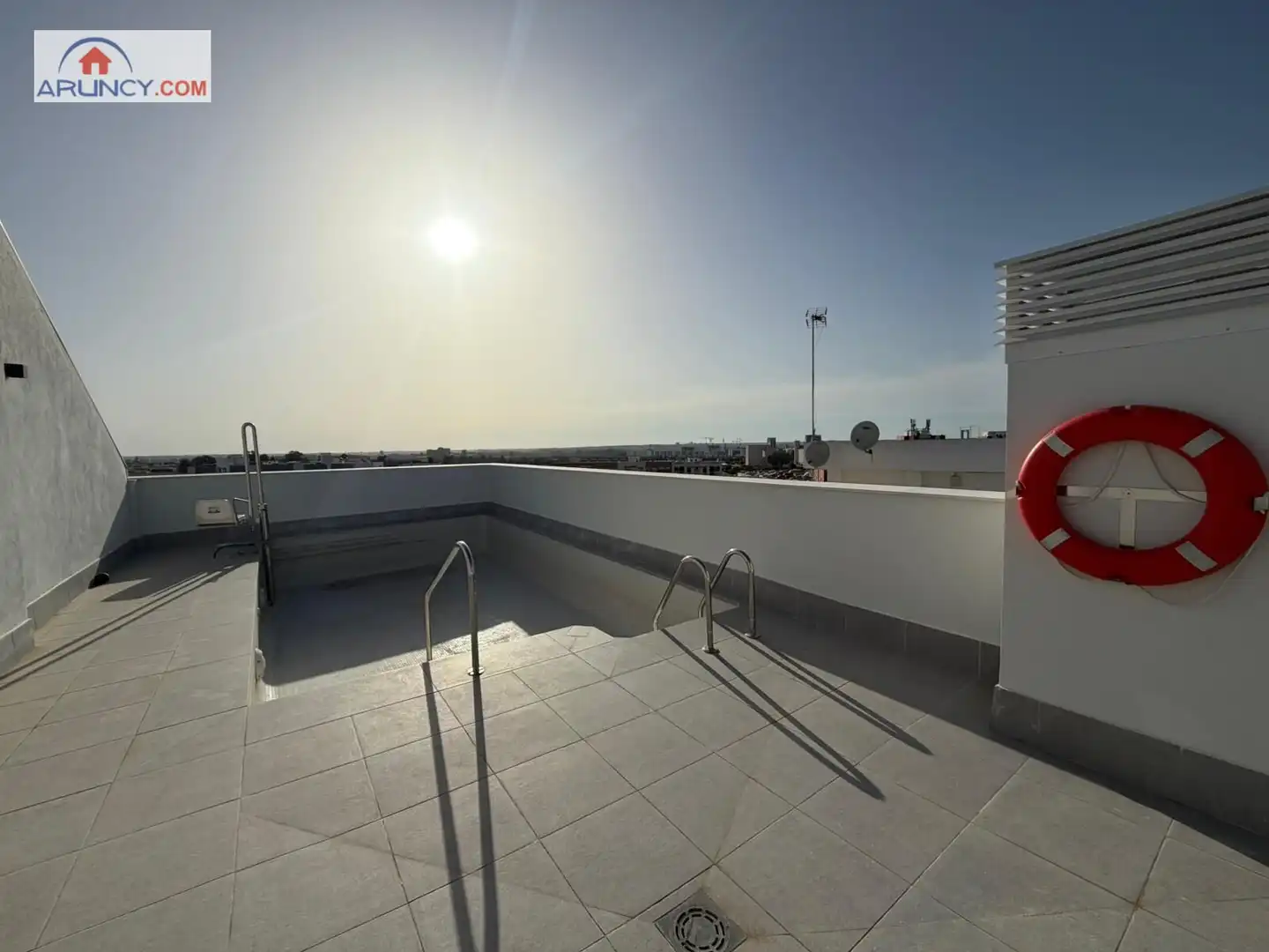 Terraza de Estudio en venta en Sevilla con Aire acondicionado, Calefacción y Jardín privado