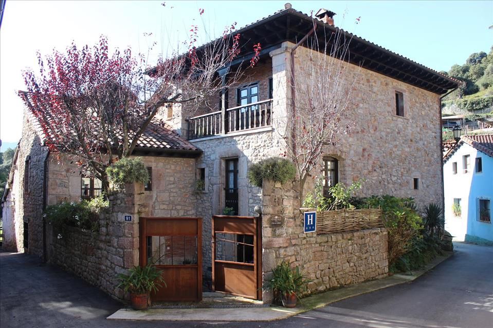 Exterior view of House or chalet for sale in Peñamellera Baja  with Heating, Furnished and Internet