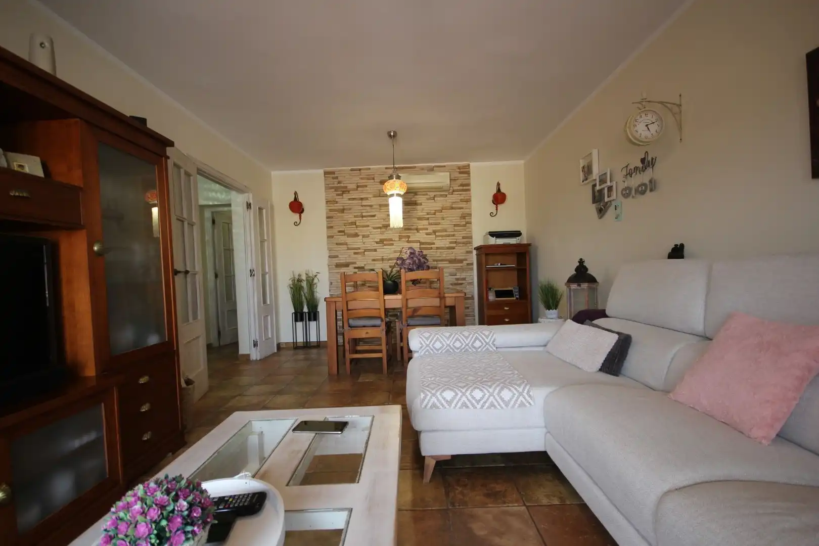 Sala de estar de Casa o chalet en venta en La Nucia con Aire acondicionado, Calefacción y Jardín privado