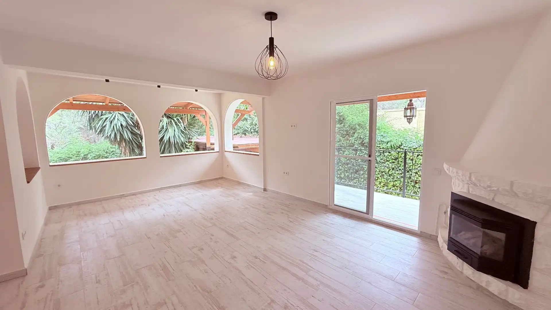 Sala d'estar de Casa o xalet de lloguer en L'Alfàs del Pi amb Aire condicionat, Jardí privat i Piscina