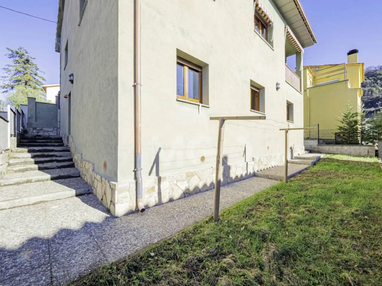 Houses for sale in Calle GUMBAU BESORA, Santa Maria de Besora