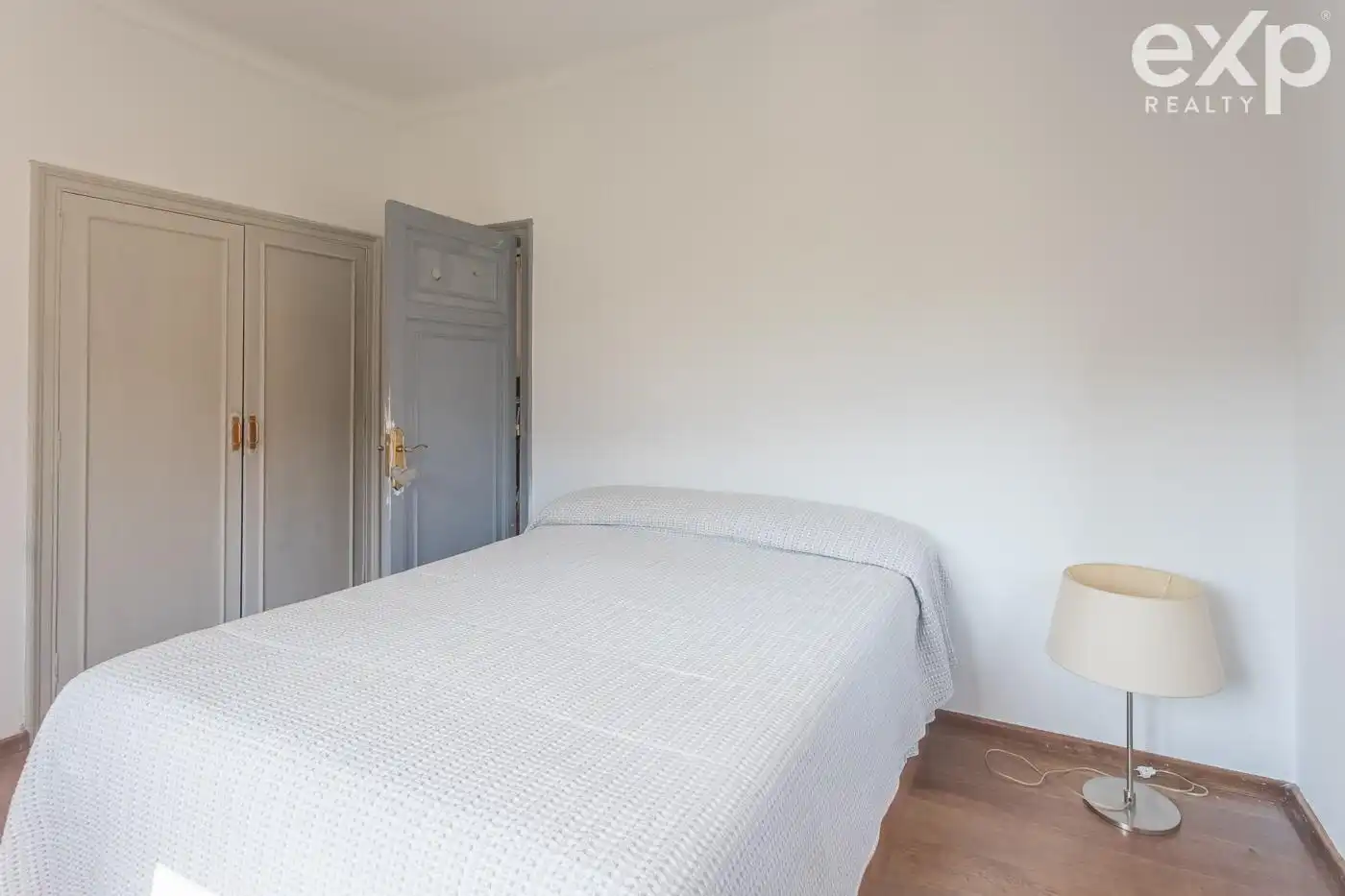 Habitación de Casa o chalet en venta en Barcelona con Parquet y Terraza