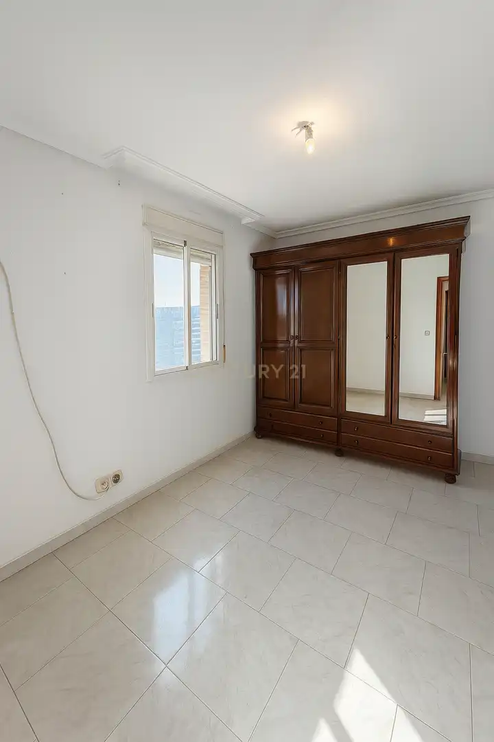 Bedroom of Flat for sale in Trujillo  with Air Conditioner, Oven and Washing machine