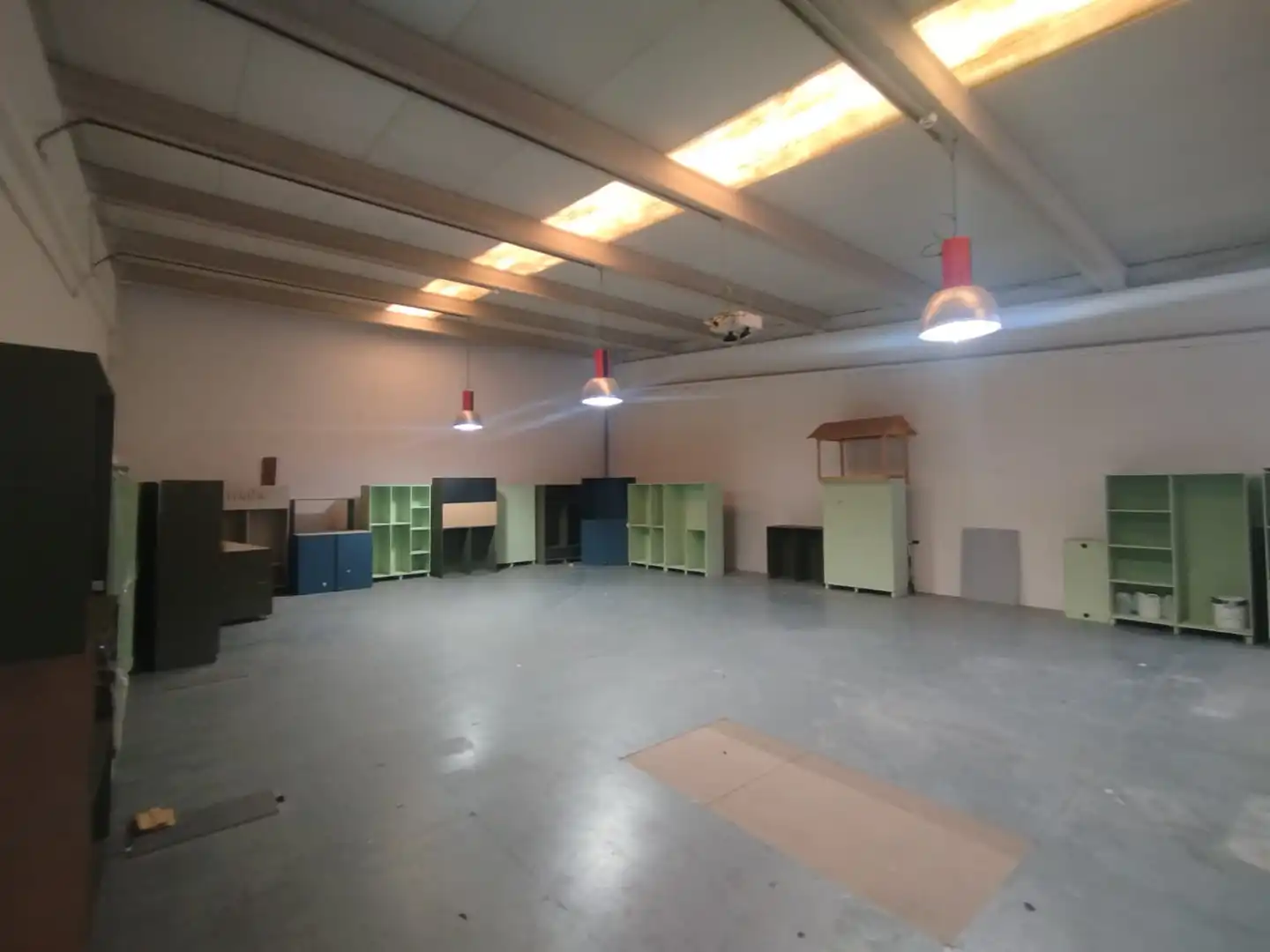 Fabrikhallen zur Miete in Tres Cantos mit Heizung