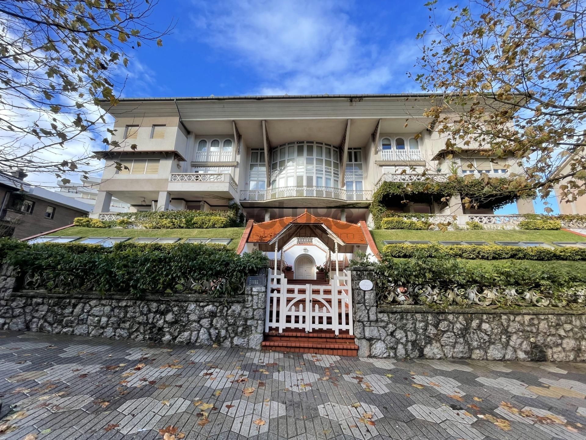 Vista exterior de Pis de lloguer en Santander amb Calefacció i Balcó