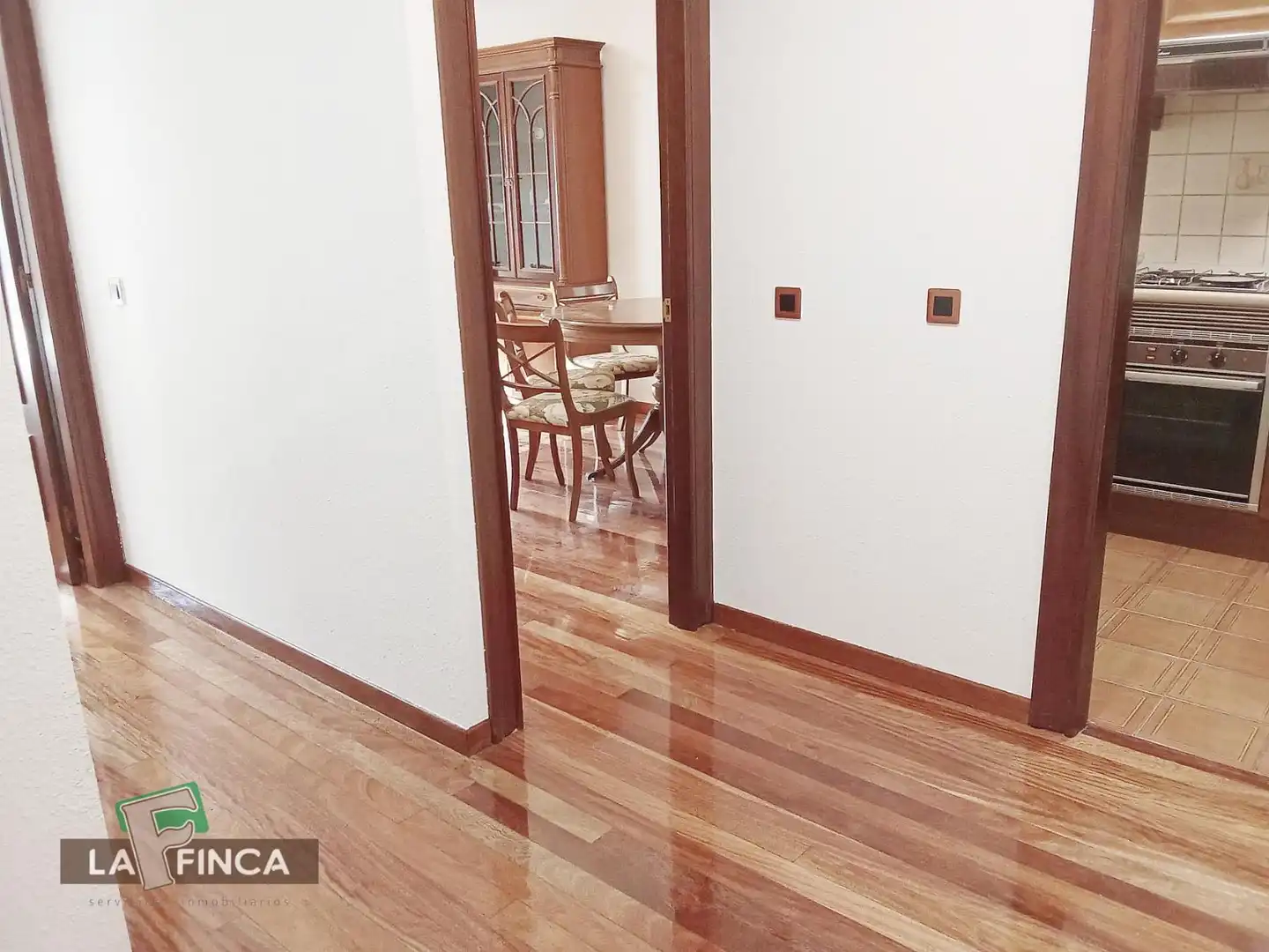 Oficina de lloguer en Oviedo  amb Calefacció i Terrassa