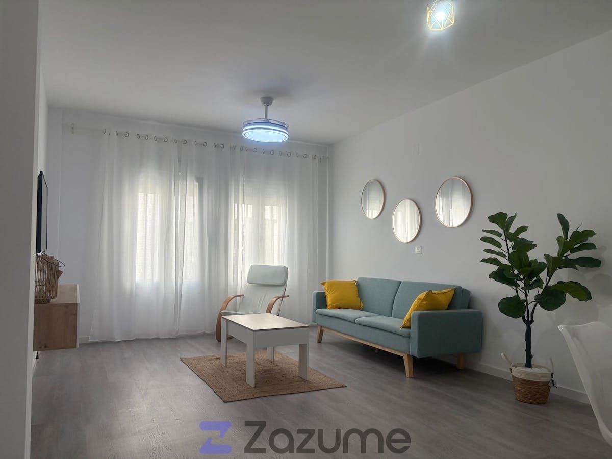 Sala d'estar de Pis de lloguer en Las Gabias amb Aire condicionat, Calefacció i Jardí privat