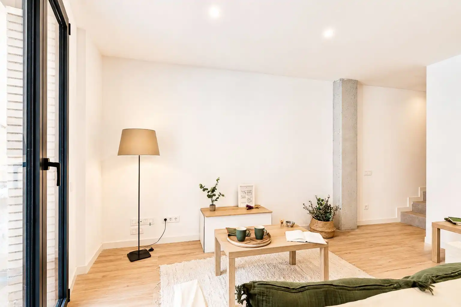 Sala d'estar de Dúplex en venda en Barcelona amb Aire condicionat, Calefacció i Jardí privat