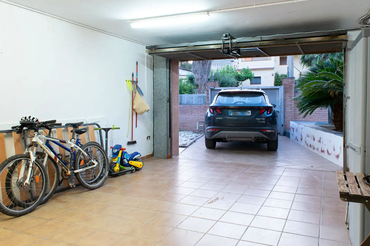 Parking de Casa o chalet en venta en Roda de Berà con Aire acondicionado, Calefacción y Jardín privado