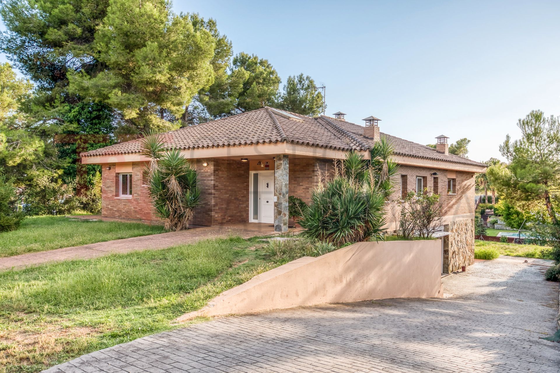 Exterior view of House or chalet for sale in Sabadell  with Air Conditioner, Heating and Private garden