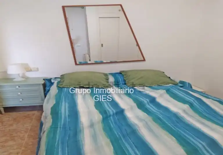Habitación de Apartamento en venta en Valencia con Aire acondicionado, Calefacción y Horno